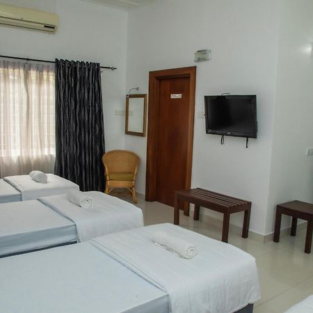 Funk Bunks - By The Lake Kandy Exteriér fotografie